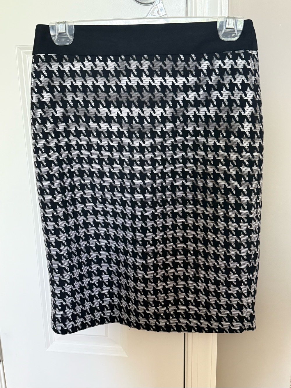 Black and Gray Houndstooth Pencil Skirt